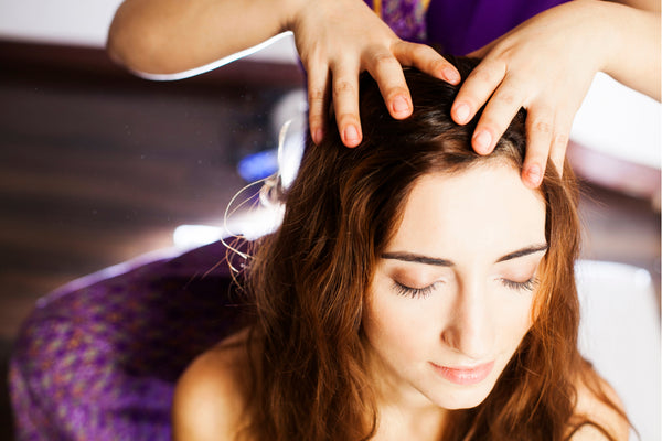 ARE YOU SLEEPING ENOUGH? HOW HEAD MASSAGES WITH OIL CAN HELP YOU SLEEP BETTER AT NIGHT
