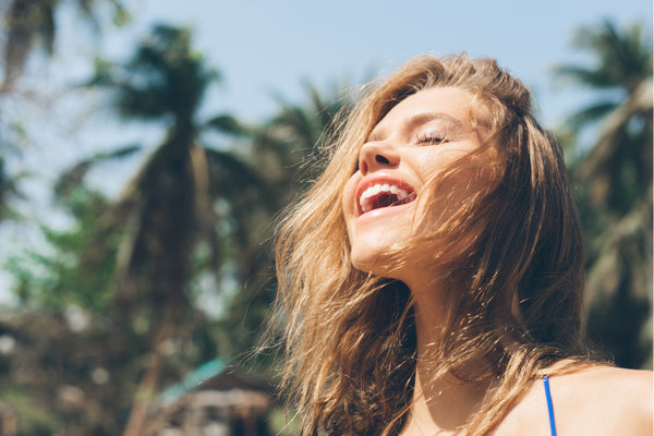 WAYS IN WHICH YOU CAN PROTECT YOUR HAIR FROM THE HARSH SUMMER SUN